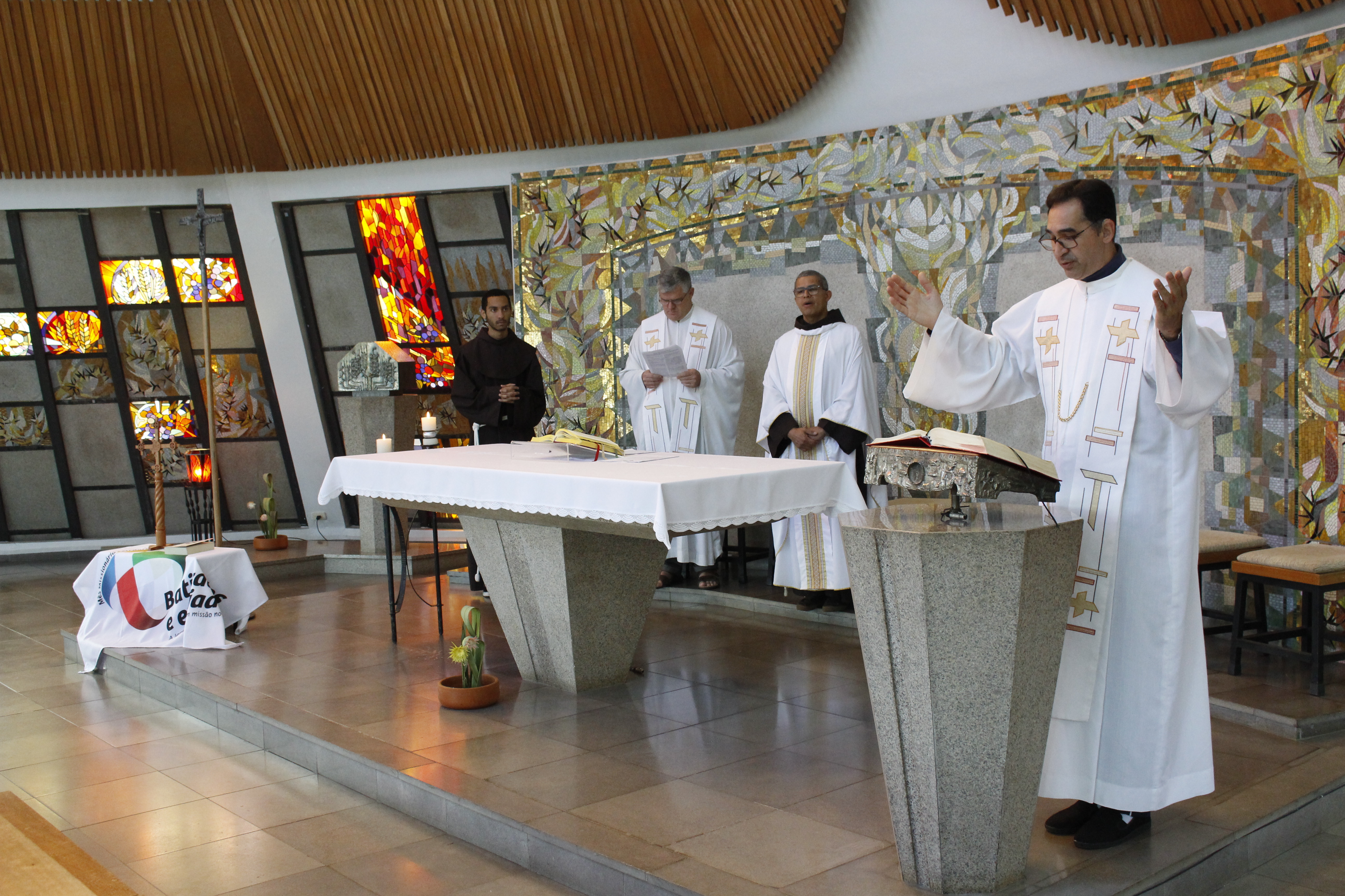 Fraternidade Franciscana São Boaventura acolhe os Símbolos do Mês Missionário Extraordinário